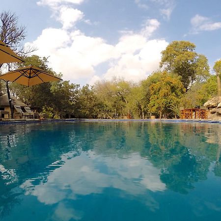Tuli Safari Lodge Lentswelemoriti エクステリア 写真